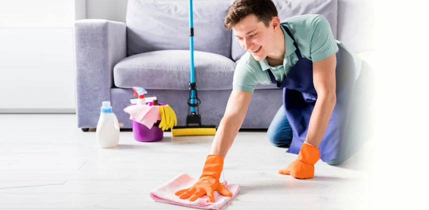 man house cleaning in house
